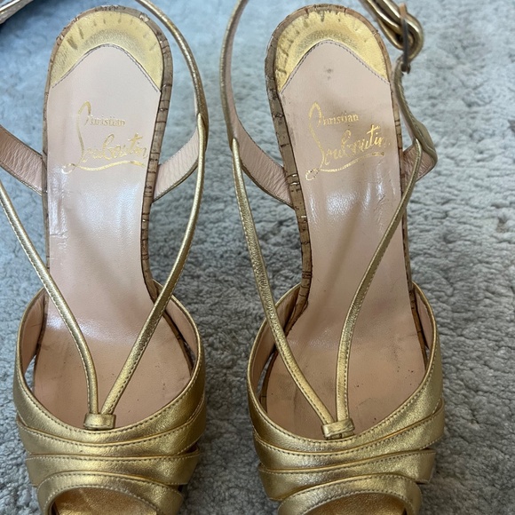 Christian Louboutin - Picture 7 of 7